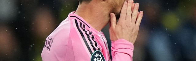 盛世棋牌官方下载-0-0！迈阿密闷平：梅西哑火无缘900球 门将神扑 苏神坐板凳