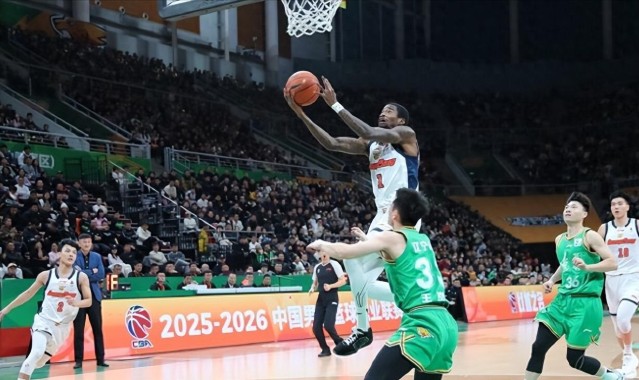 盛世棋牌官方下载-广东宏远三名外援合同均已转正！全额保障，朱芳雨眼光毒辣