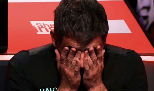 盛世棋牌官网-50岁奥沙利文双手掩面 吞6连鞭+12-13出局 2年0冠无缘第8套大满贯